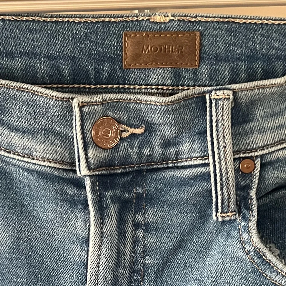 MOTHER The Rambler Zip Flood Straight-Leg Jeans- color Read Between the Lines - Picture 8 of 10